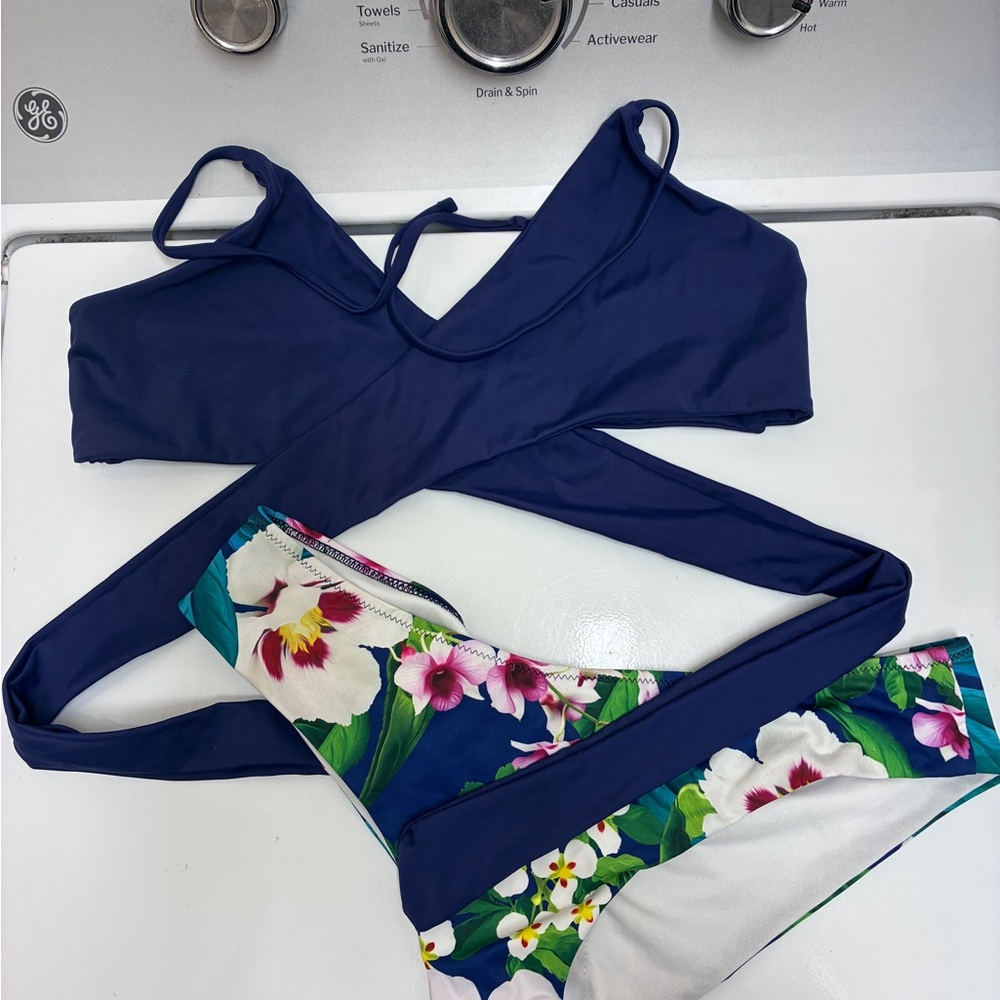Source Unknown Navy and Floral Bikini Set‎